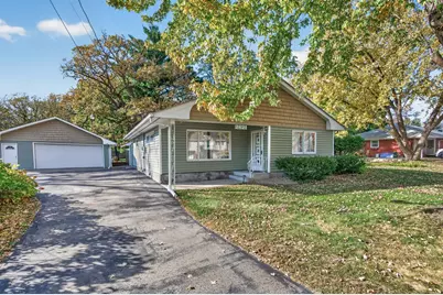 2621 McKnight Road N, North Saint Paul, MN 55109 - Photo 4