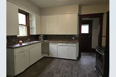 1105 Trott Avenue SW, Willmar, MN 56201 - Photo 8