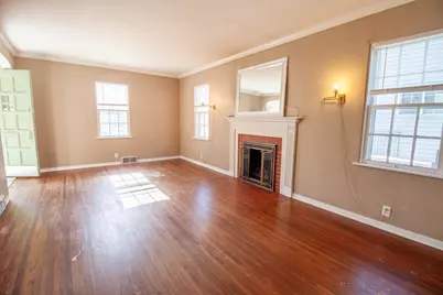 924 W Cavour Avenue, Fergus Falls, MN 56537 - Photo 2