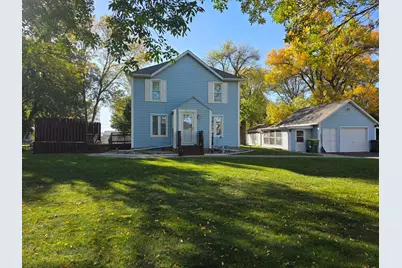 808 5th Street NW, Pipestone, MN 56164 - Photo 2