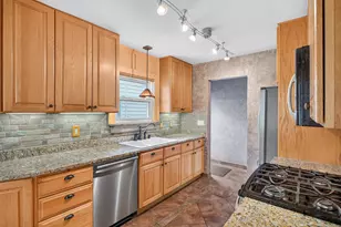 242 5th Ave N, Hopkins, MN 55343 - Photo 6
