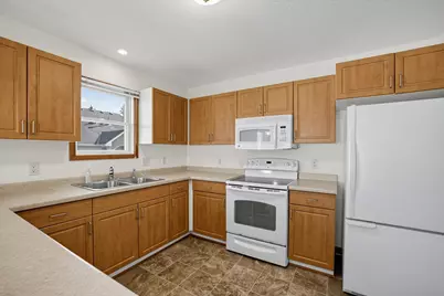 1824 Haralson Court, Saint Peter, MN 56082 - Photo 6