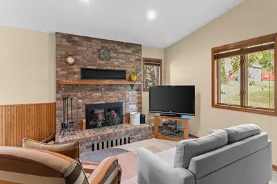 555 S Oak Drive, Vadnais Heights, MN 55127 - Photo 24