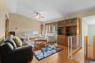 555 S Oak Drive, Vadnais Heights, MN 55127 - Photo 14