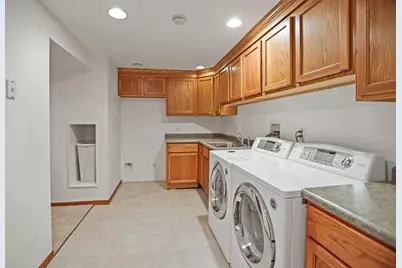 9621 Upton Road, Bloomington, MN 55431 - Photo 34