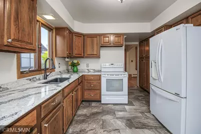 1366 Van Buren Avenue, Saint Paul, MN 55104 - Photo 22