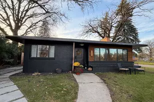 345 Merriam Ave N, Thief River Falls, MN 56701 - Photo 1