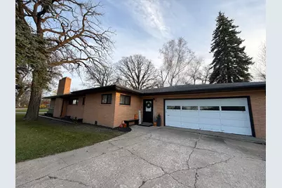 345 Merriam Avenue N, Thief River Falls, MN 56701 - Photo 4