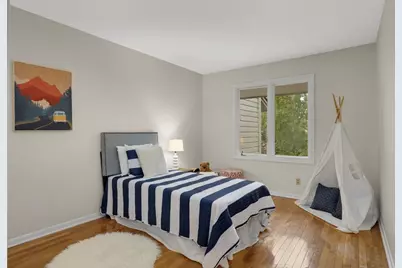10203 Scarborough Road, Bloomington, MN 55437 - Photo 16