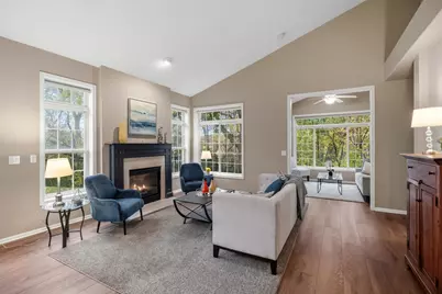 162 Lakeview Road E, Chanhassen, MN 55317 - Photo 12