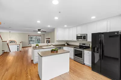911 Ledgestone Drive, Mahtomedi, MN 55115 - Photo 4