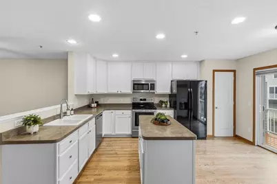 911 Ledgestone Drive, Mahtomedi, MN 55115 - Photo 2