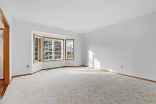 16130 39th Pl N, Plymouth, MN 55446 - Photo 10