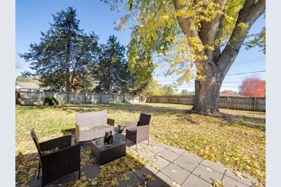 9101 Russell Avenue S, Bloomington, MN 55431 - Photo 18