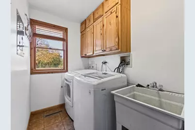 9101 Russell Avenue S, Bloomington, MN 55431 - Photo 16