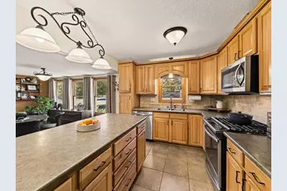 9101 Russell Avenue S, Bloomington, MN 55431 - Photo 6