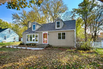 848 Sandhurst Drive W, Roseville, MN 55113 - Photo 2