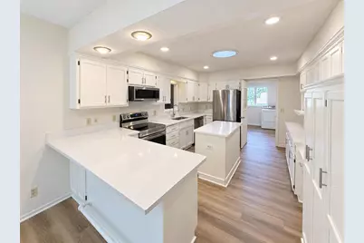 3235 Park Overlook Drive, Shoreview, MN 55126 - Photo 2