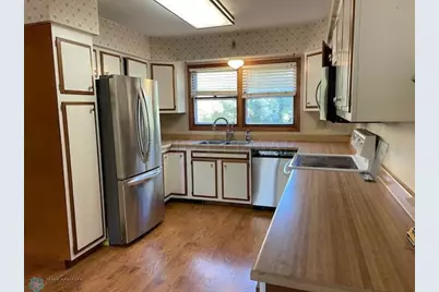 802 11th Avenue N, Moorhead, MN 56560 - Photo 10
