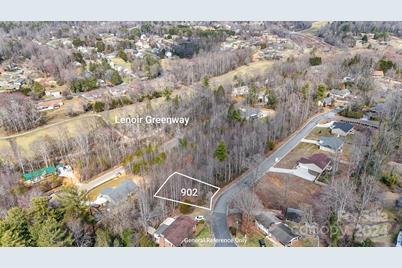902 Woodbine Place NE, Lenoir, NC 28645 - Photo 1