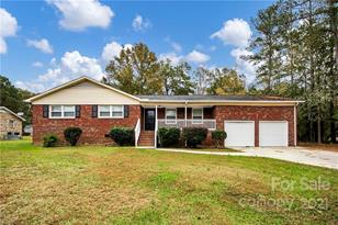 2599 Lewis Dr, Lancaster, SC 29720 - Photo 2