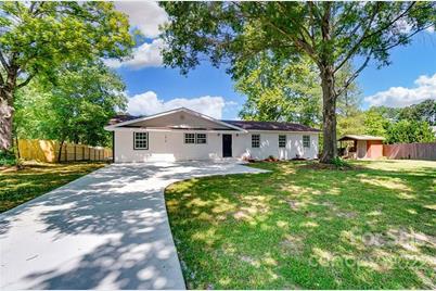 1816 Waxhaw Indian Trail Road - Photo 1