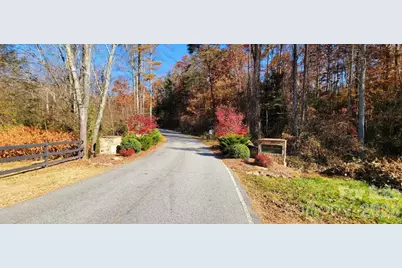 8 English Hills Drive, Asheville, NC 28804 - Photo 16