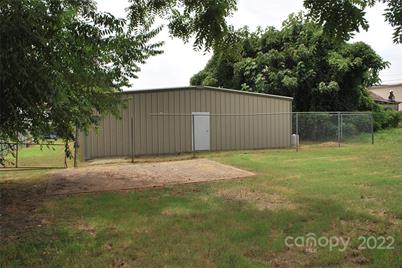 204 N Oakland Avenue, Statesville, NC 28677 - Photo 2