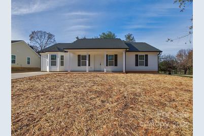 105 Ace Avenue - Photo 1