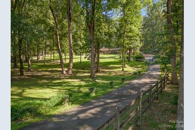 2756 Peachtree Road, Statesville, NC 28625 - Photo 2