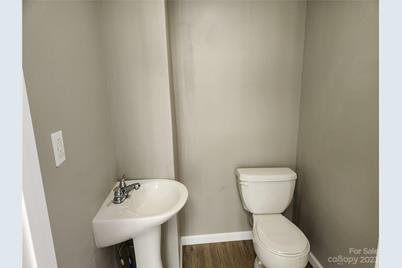 406 East Court Street, Marion, NC 28752 - Photo 4