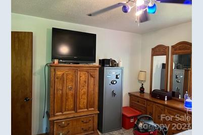 2752 Old Highway 221 None S, Marion, NC 28752 - Photo 20