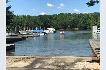 112 Sycamore Street, New London, NC 28127 - Photo 32