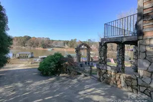 6860 Shade Tree Ln, Sherrills Ford, NC 28673 - Photo 8