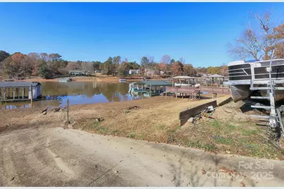 6860 Shade Tree Lane, Sherrills Ford, NC 28673 - Photo 4