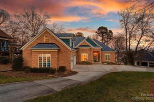 8065 Bay Pointe Dr, Denver, NC 28037 - Photo 2