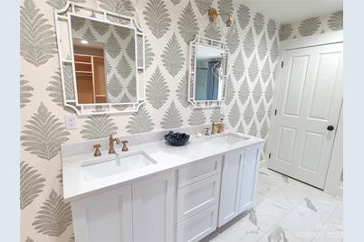 902 N Ashe Avenue, Newton, NC 28658 - Photo 12