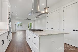 20 Maple Knl Dr, Hendersonville, NC 28792 - Photo 8