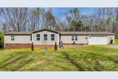 1004 Rock Hill Highway - Photo 1