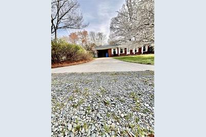 1960 Monza Drive, Albemarle, NC 28001 - Photo 4