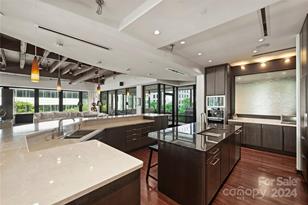 139 S Tryon St, Charlotte, NC 28202 - Photo 18