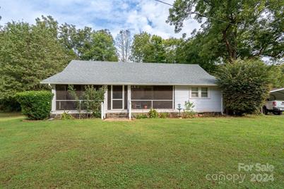 119 E May Street, New London, NC 28127 - Photo 1