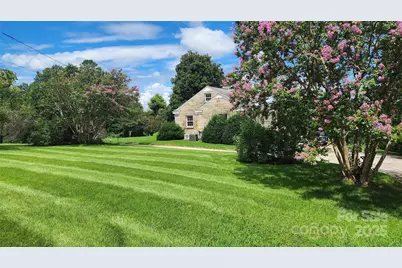 112 Bleynat Street NE, Valdese, NC 28690 - Photo 2