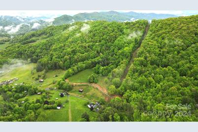 000 Mountain Air Drive, Burnsville, NC 28714 - Photo 22