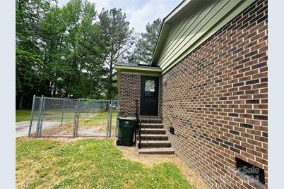 612 Dr Martin Luther King Jr Avenue, Enfield, NC 27823 - Photo 2