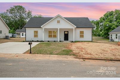 403 W 1st Street, Cherryville, NC 28021 - Photo 1