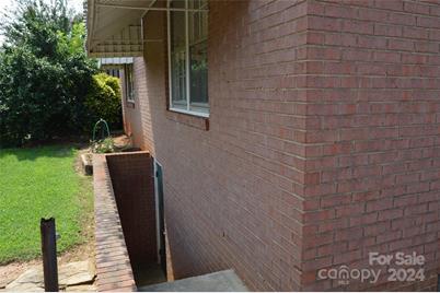 936 Davie Avenue, Statesville, NC 28677 - Photo 18