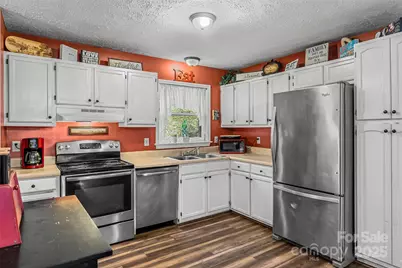 218 Davis Drive, Morganton, NC 28655 - Photo 4