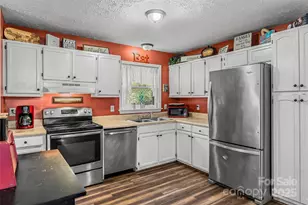 218 Davis Dr, Morganton, NC 28655 - Photo 4