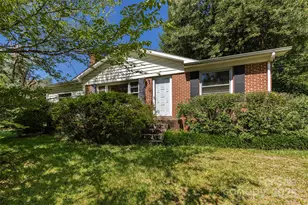 2001 McDonald Dr, Charlotte, NC 28216 - Photo 2